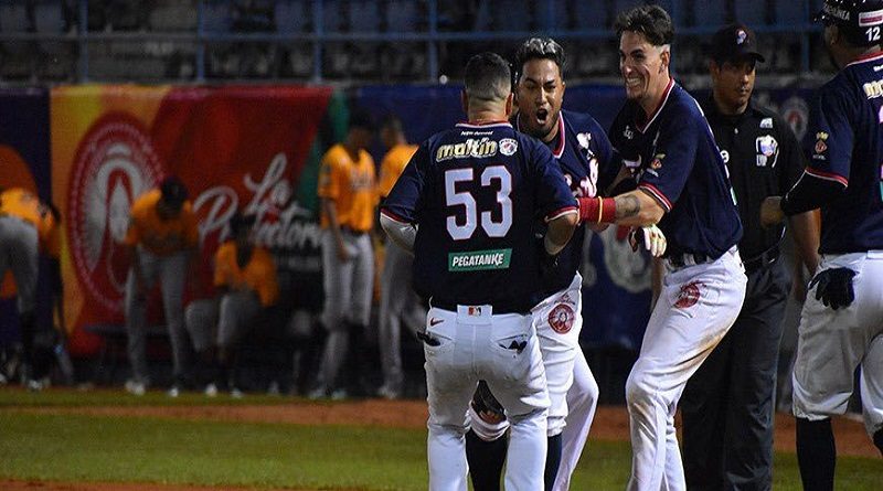 Los Tigres dejaron en el terreno a las Águilas en Maracay