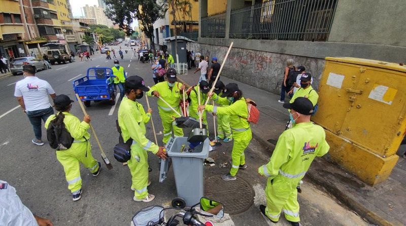 Plan Caracas Recicla y Chamba Juvenil despliegan mantenimiento preventivo y correctivo en capital venezolana