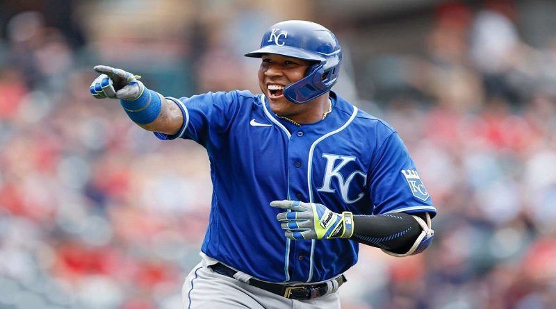 Salvador Pérez ganó de manera unánime el premio Luis Aparicio