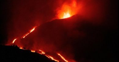 La lava del Cumbre Vieja en La Palma arrasa con 860 hectáreas y obliga a nuevas evacuaciones