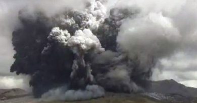 Alerta por erupción explosiva del volcán Aso en Japón