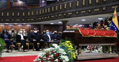 EN PALACIO FEDERAL LEGISLATIVO | Jefe de Estado Nicolás Maduro rinde honores póstumos al líder socialista David Nieves