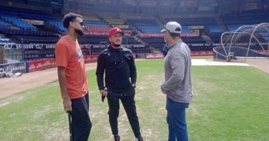 EN EL UNIVERSITARIO: Grandesligas "Cafecito" Martínez y Miguel Rojas se apersonaron en entrenamiento de Tiburones
