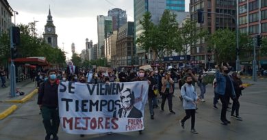 Chilenos protestan en las calles tras la apertura de una investigación a Piñera por los Papeles de Pandora