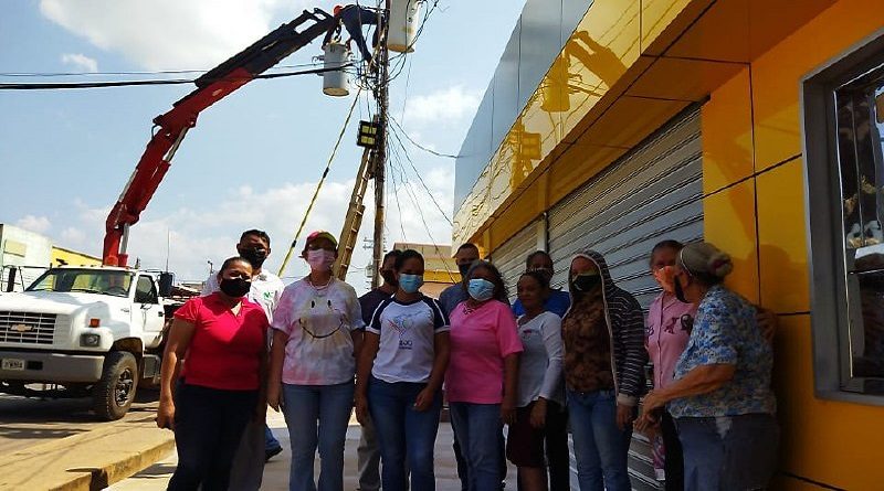 Restituyen transformadores en sectores del estado Falcón