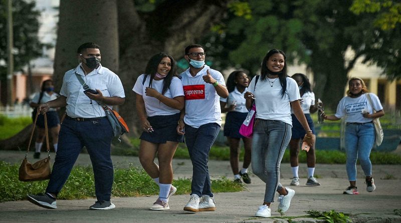 Cuba inicia el retorno gradual de estudiantes a las aulas tras 9 meses de cierre por la pandemia