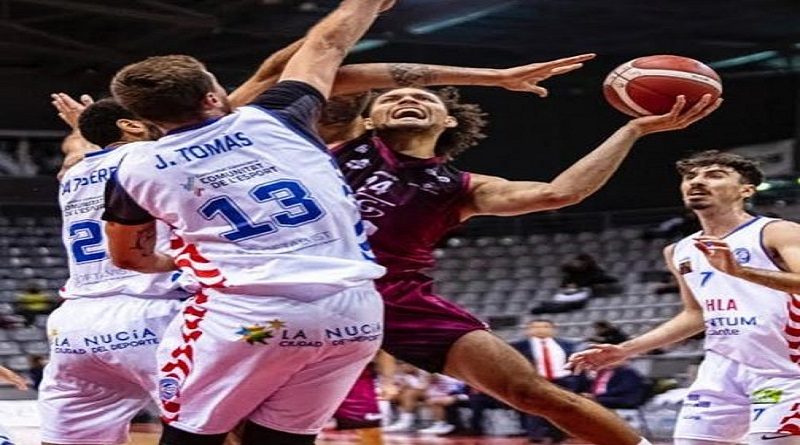 Michael Carrera lidera la tabla de anotadores en la Liga Española de Baloncesto de Oro