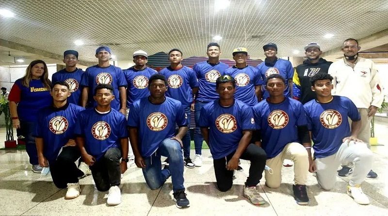 Presidente Maduro celebra medalla de bronce de la selección nacional de béisbol Sub-15