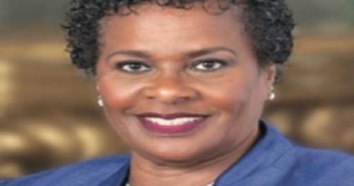Barbados elige como presidenta a Sandra Mason e inicia su salida de la monarquía británica