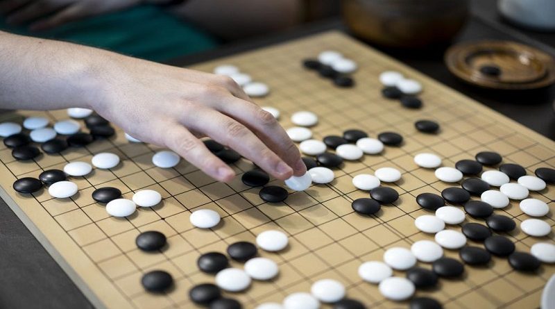 ESPECIAL XINHUA | Go, el milenario juego de mesa chino, adquiere cada vez más notoriedad en Argentina