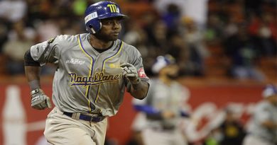 Magallanes venció 8-7 a los Leones y se afianza en el primer lugar