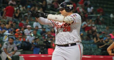 Caribes venció 10-9 a los Tiburones en extrainning