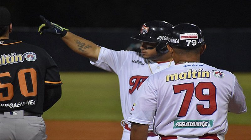 Tigres sometió 5-3 a las Águilas en Maracay