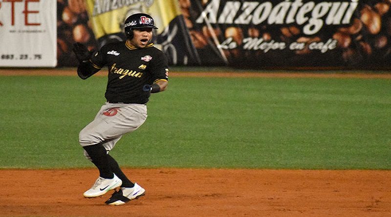 Tigres conquista su séptima victoria al hilo al derrotar 5-3 a los Tiburones