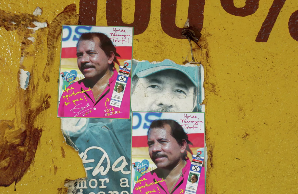 Pancartas en apoyo al presidente Daniel Ortega para las elecciones en Nicaragua del 2021 - Sputnik Mundo, 06/11/2021 (REUTERS/STRINGER)