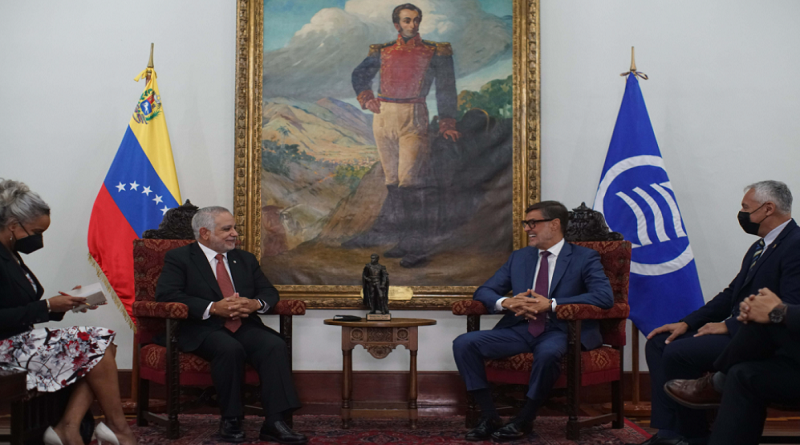 Canciller Félix Plasencia y Secretario de Asociación de Estados del Caribe revisaron temas de agenda regional en Caracas