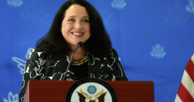 La encargada de Negocios de Estados Unidos en El Salvador, Jean Manes - Sputnik Mundo (AFP 2021 / Sthanly Estrada)