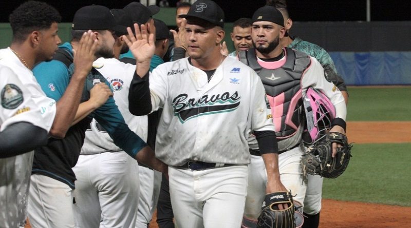 Bravos en la cima de la LVBP tras barrer a Cardenales en la doble cartelera de este martes