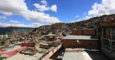 Gobierno Nacional garantiza los derechos del pueblo al beneficiar a 10 mil familias en Caricuao