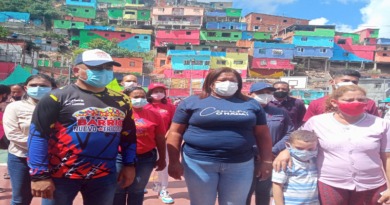 Rehabilitan fachadas de viviendas, 1 cancha deportiva y un Centro Médico Popular en Coche