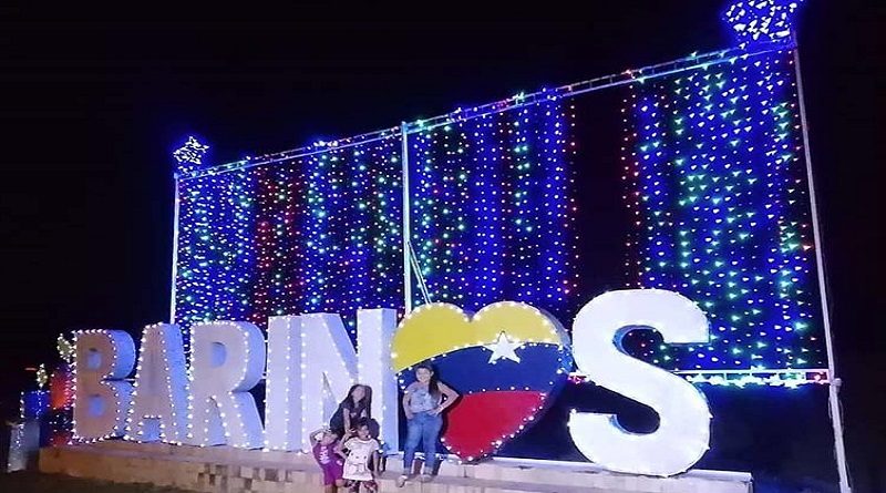 En Barinas adornan e iluminan principales espacios públicos para celebrar la navidad