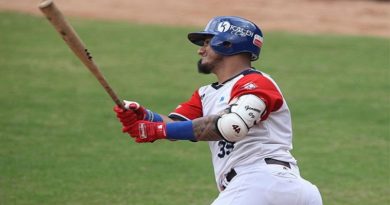 El joven receptor Ricardo Genovés guio el triunfo de su equipo los Tiburones de La Guaira 9-4 sobre las Águilas del Zulia, al conectar su primer jonrón en la Liga Venezolana de Béisbol Profesional (LVBP), reseñaron medios deportivos.