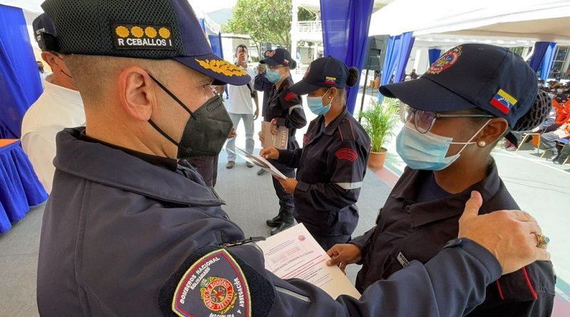 Reconocen labor de Protección Civil con entrega de ascensos