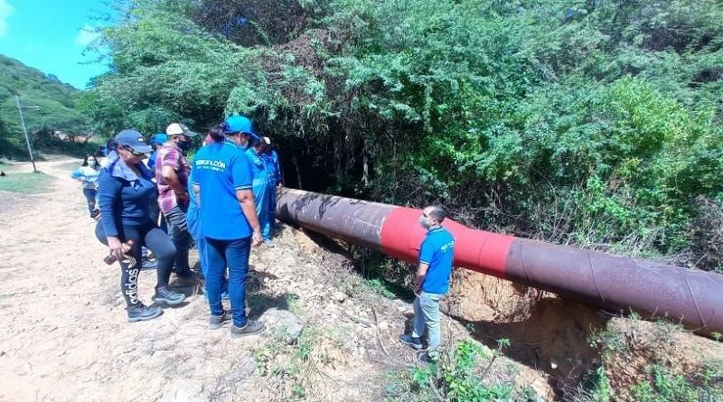 Avanzan trabajos de sustitución de tubería del sistema hídrico en Falcón