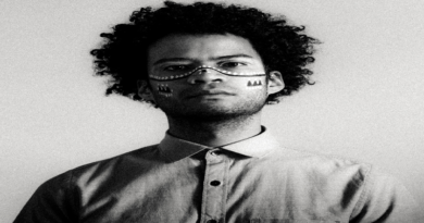 El artista Krlos Reyna en su exposición "Corpusculum" integra poesía y fotografía