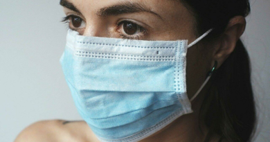 ¿Puede una mascarilla afectar a la forma de tu nariz y orejas?