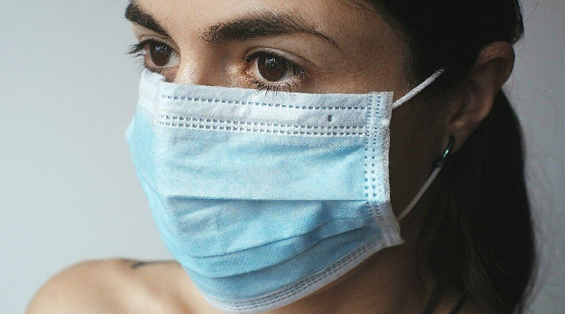 ¿Puede una mascarilla afectar a la forma de tu nariz y orejas?