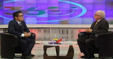 Roy Daza: Revoluciones tienen que estar permanentemente autocriticándose para hacer cambios