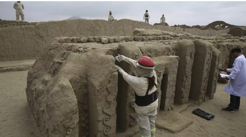 Hallan 25 restos humanos en complejo arqueológico del norte en Perú