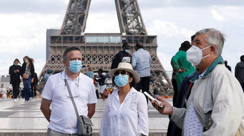 París regresa al uso obligatorio de la mascarilla tras incremento de casos COVID-19