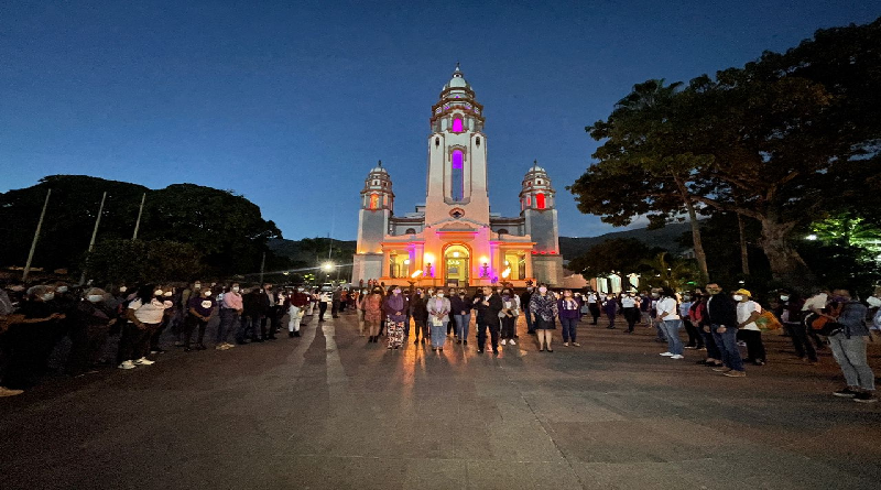 Encienden la Luz Violeta en el Panteón Nacional en conmemoración a la lucha contra la violencia hacia la mujer