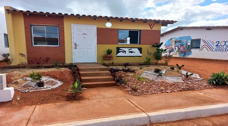 Gobierno Bolivariano entrega 100 viviendas dignas en urbanismo Hugo Chávez Frías en Ciudad Bolívar