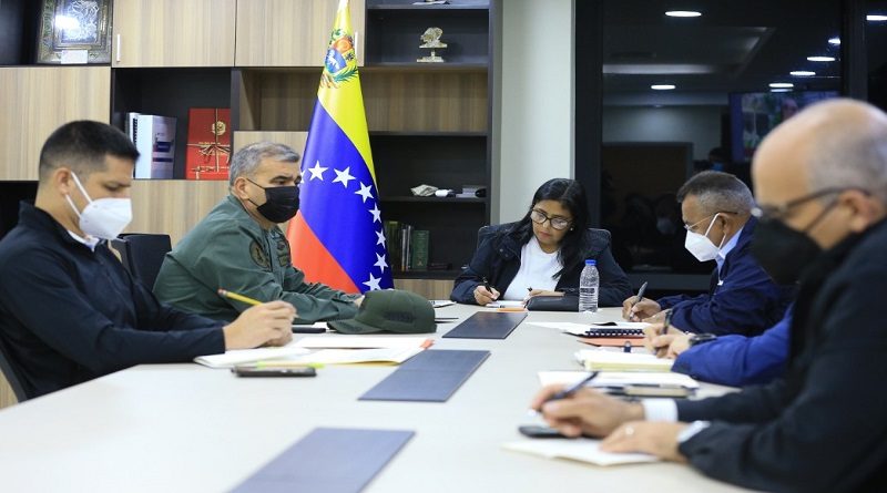 Vicepresidenta Ejecutiva y Vicepresidentes Sectoriales abordan propuestas para Consejo Federal de Gobierno