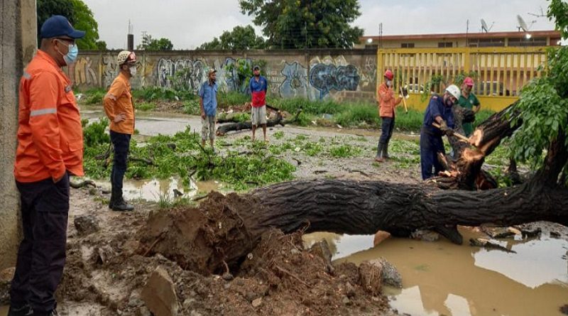 Atienden emergencias por intensas lluvias en municipios de Lara
