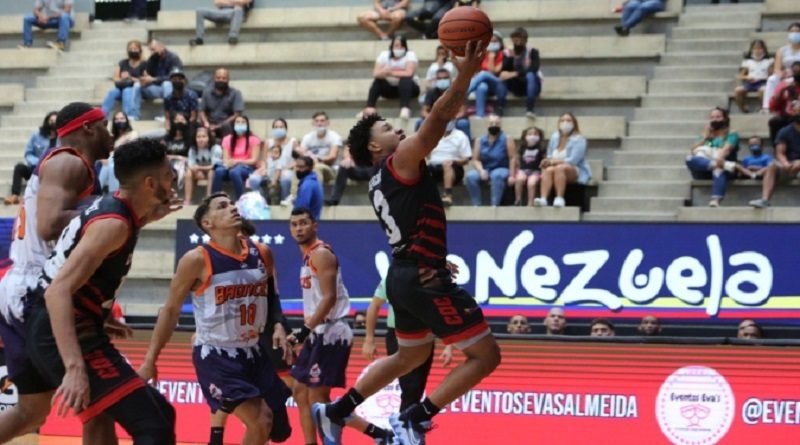 Cocodrilos venció 88-57 a Broncos en el inicio de las semifinales de la Copa Superliga de Baloncesto