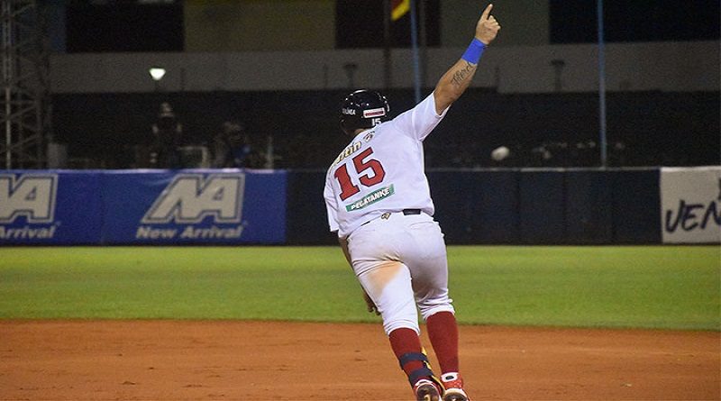 El toletero venezolano, Hernán Pérez guio el triunfo de su equipo los Tigres de Aragua 7-3 sobre los Bravos de Margarita, en juego disputado este jueves en el Estadio José Pérez Colmenares, reseñaron medios deportivos.