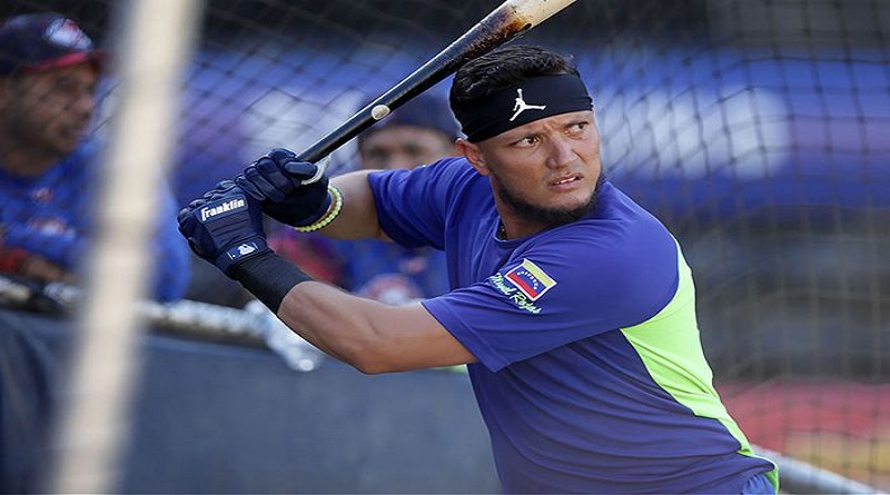 Miguel Rojas se uniformará con los Tiburones de La Guaira