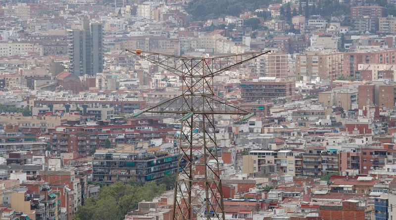 Precio de la luz pulveriza todos los récords en España con más de 300 euros por megavatio/hora