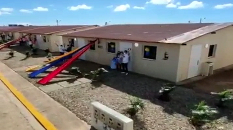 Familias de Nueva Esparta estrenan 54 viviendas en urbanismo Villa del Dátil de la GMVV