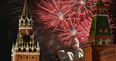 Fuegos artificiales en Moscú  (Sputnik Mundo / Vladimir Astapkovich)