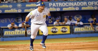 Alberth Martínez comandó ataque del Magallanes sobre los Tiburones