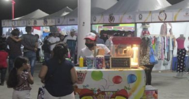 La Guaira Emprende reúne un total de 150 artesanos y comerciantes