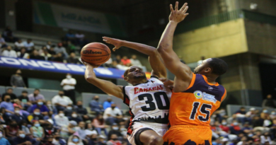 Broncos igualó la serie semifinal al vencer 72-66 a los Cocodrilos