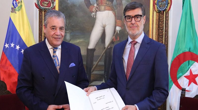 Gobierno Nacional recibe credenciales del nuevo embajador de la República de Argelia