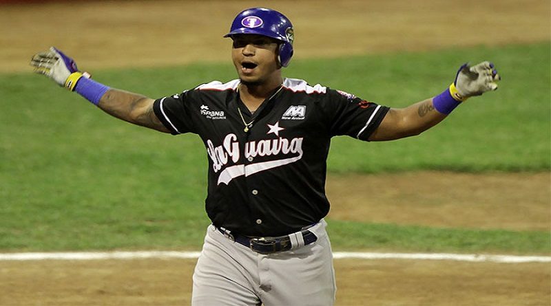 Tiburones vence 6-4 a los Tigres con Grand Slam de Edgar Durán
