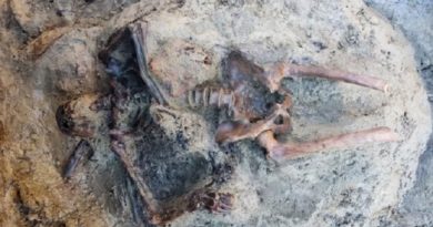 Desentierran cuerpo de casi dos mil años en Nápoles